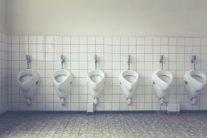 トイレのつまりや漏れの原因とは？簡単な解決方法も紹介！